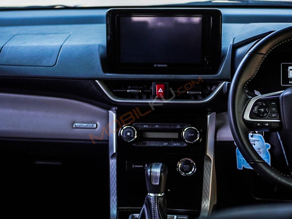 Mobil Toyota Veloz 2022