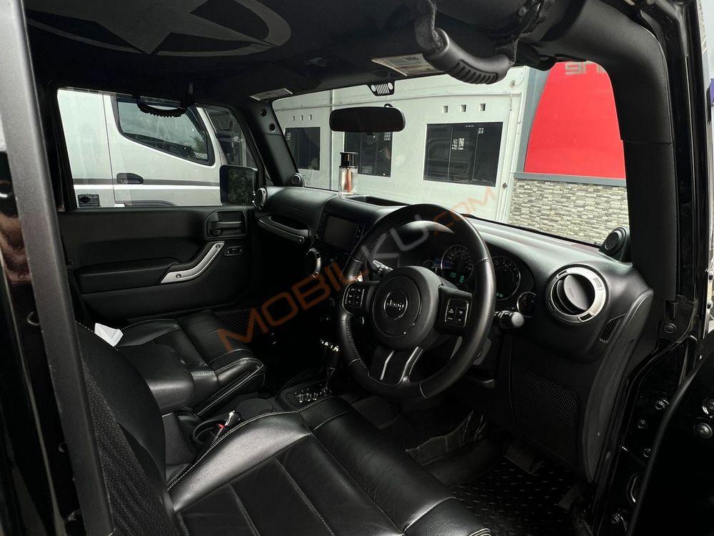 Mobil Jeep Wrangler 2012