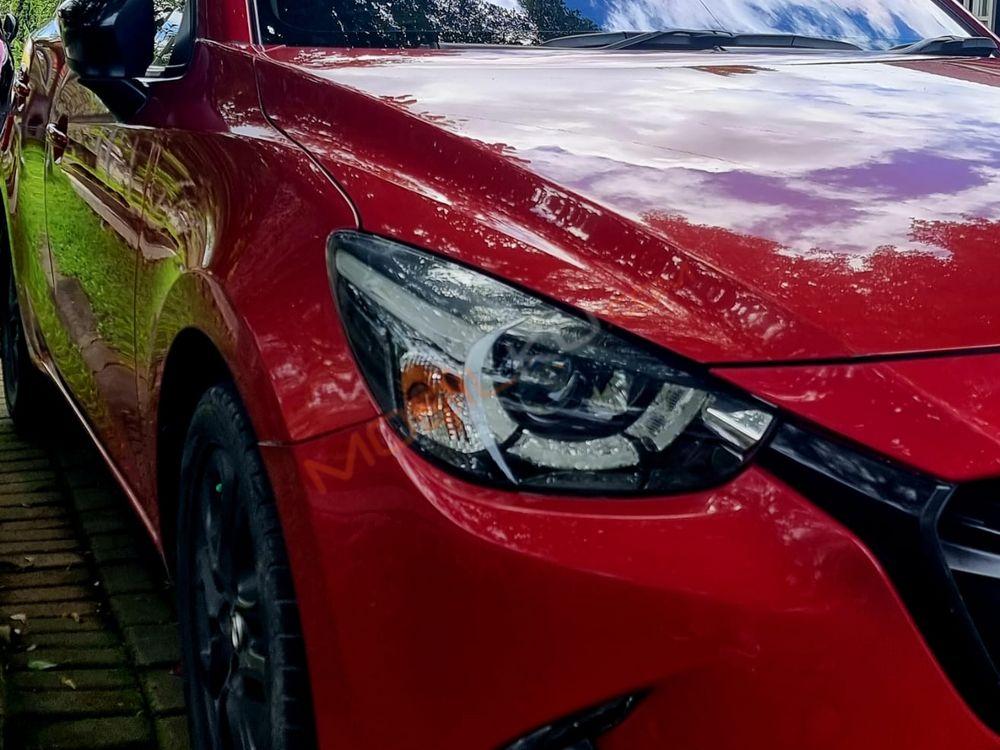 Mobil Mazda 2 Hatchback 2015