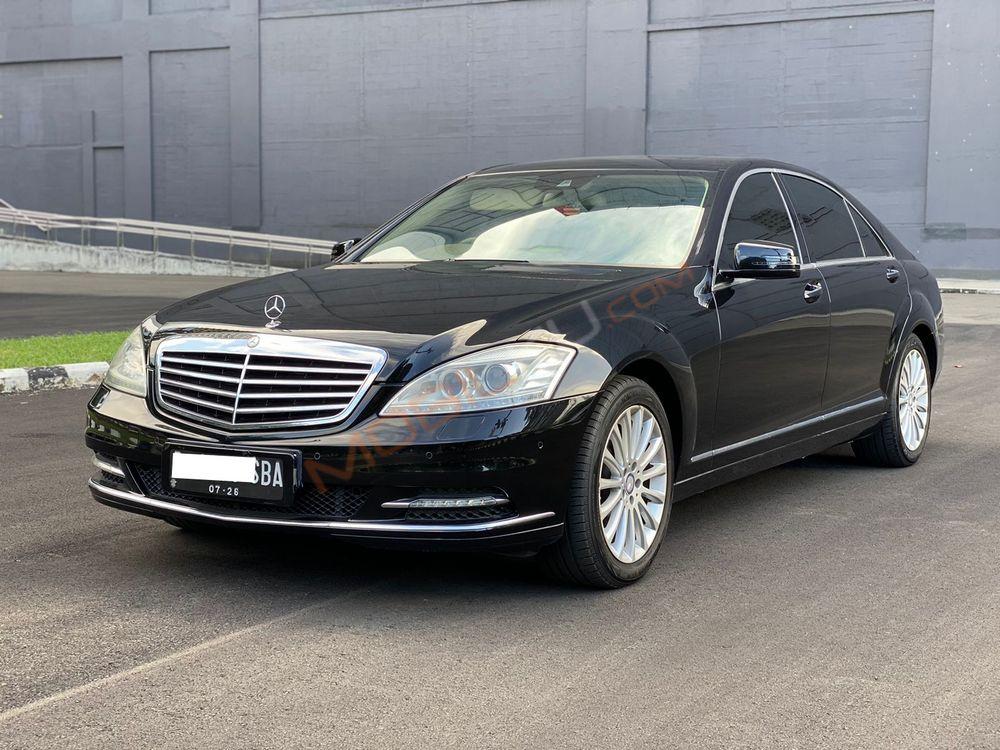 Mobil Mercedes-Benz S-Class 2011