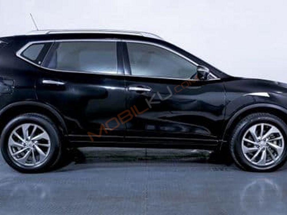 Mobil Nissan X-Trail 2018