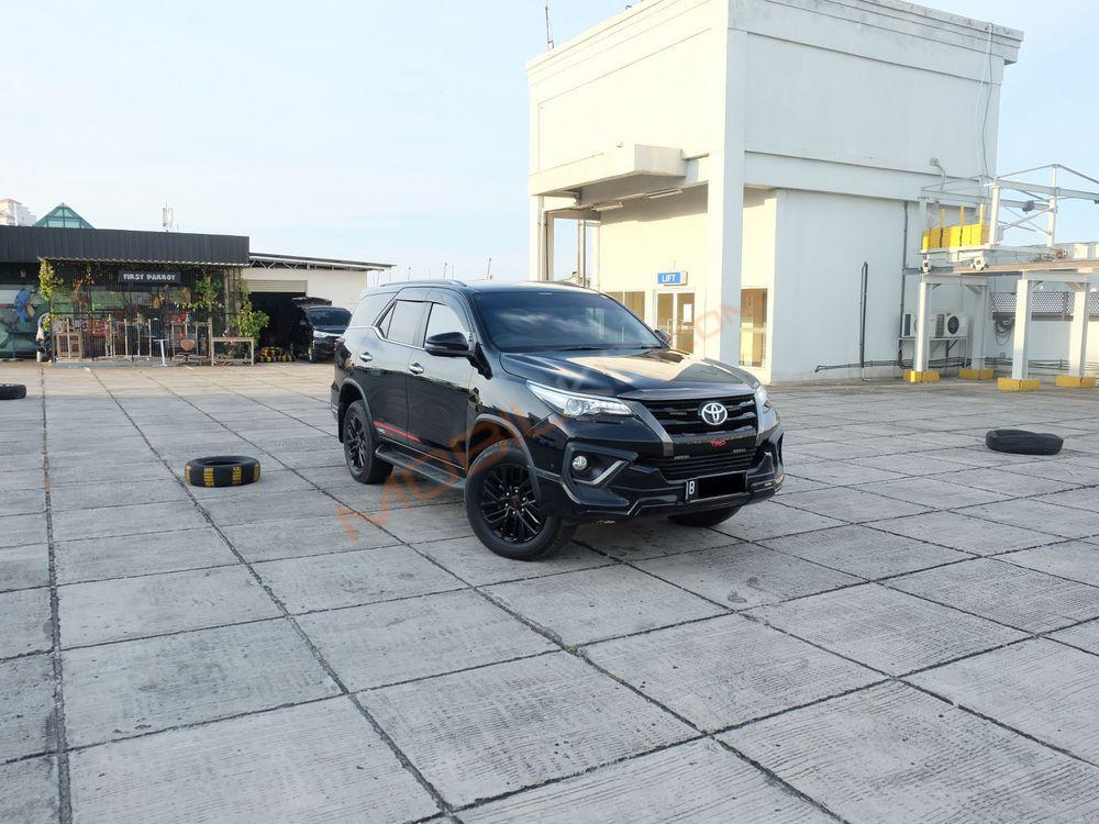 Mobil Toyota Fortuner 2020