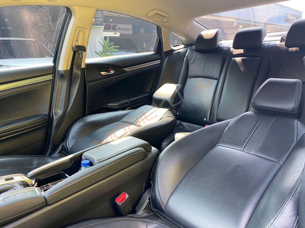 Mobil Honda Civic Sedan 2017