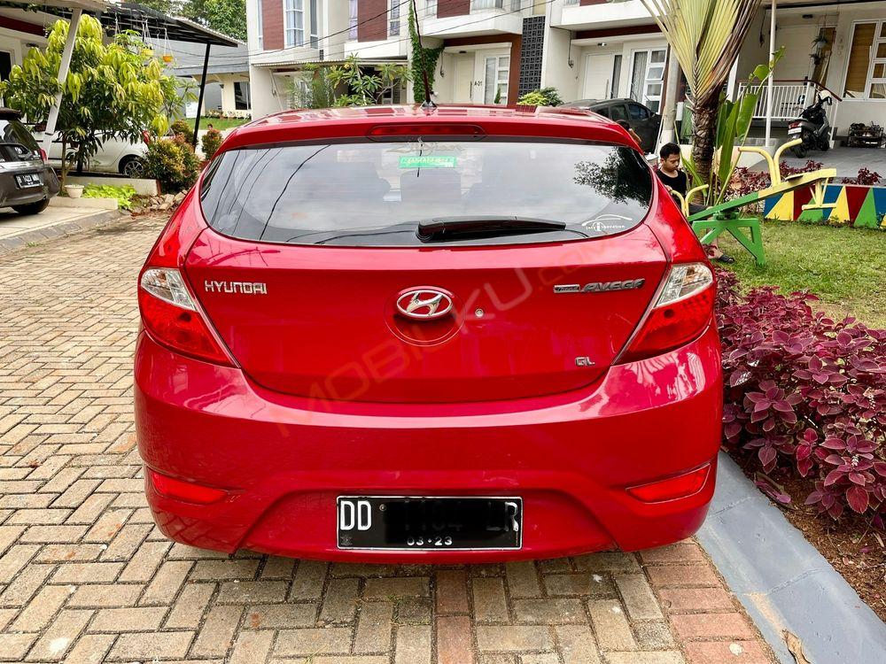 Mobil Hyundai Avega 2012