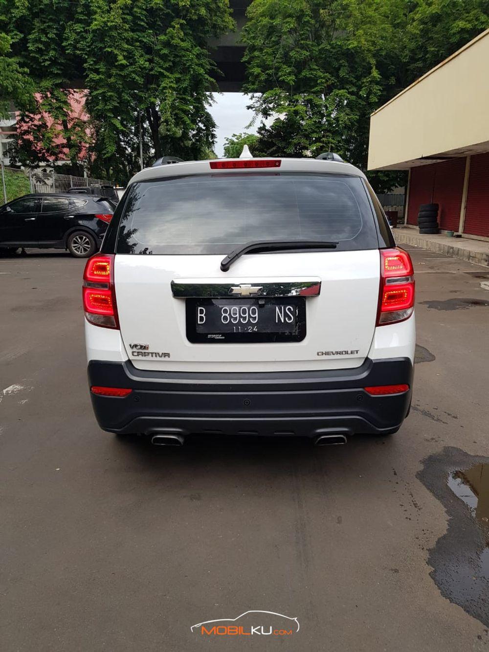 Mobil Chevrolet Captiva 2014