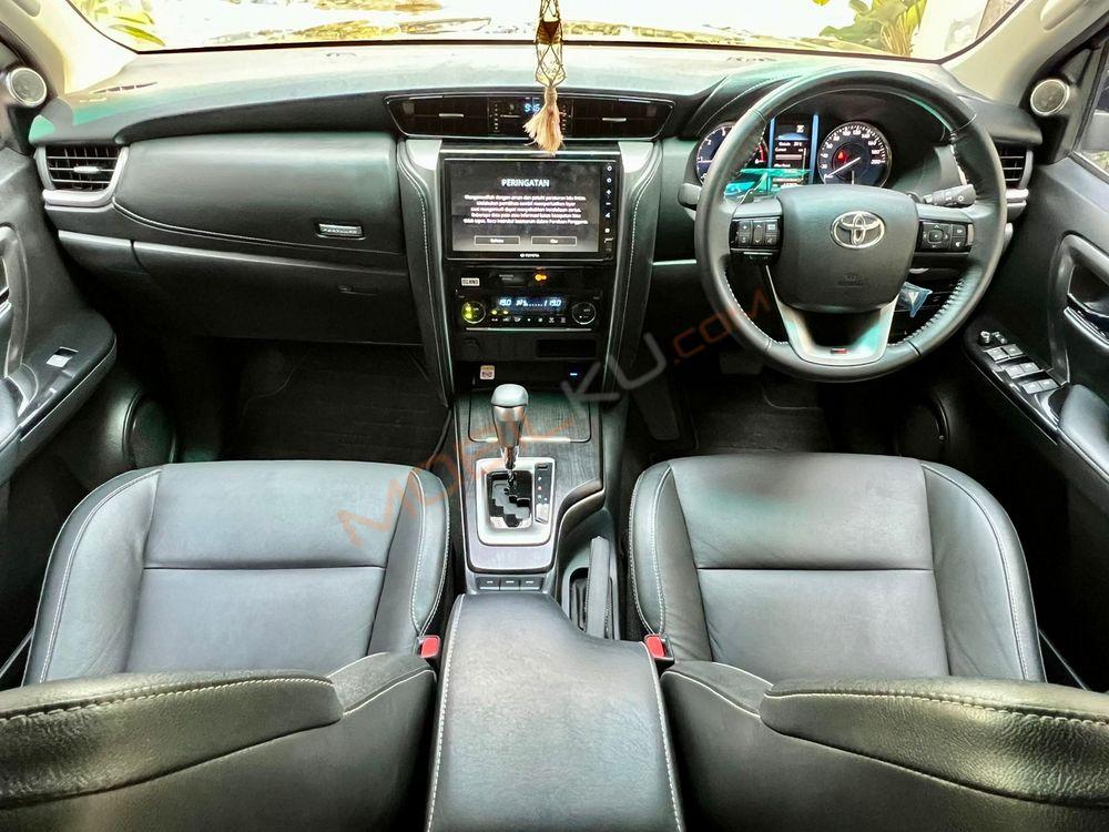 Mobil Toyota Fortuner 2022