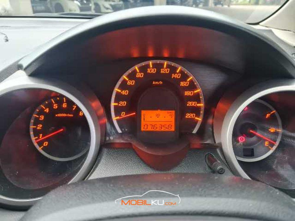 Mobil Honda Jazz 2012