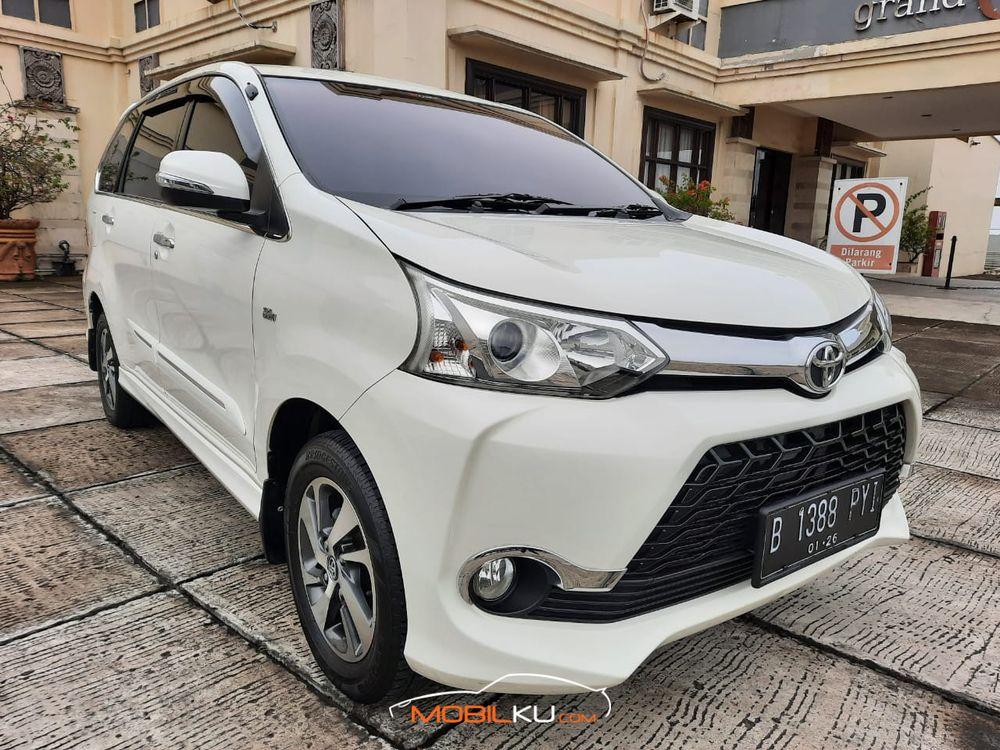 Mobil Toyota Avanza 2015