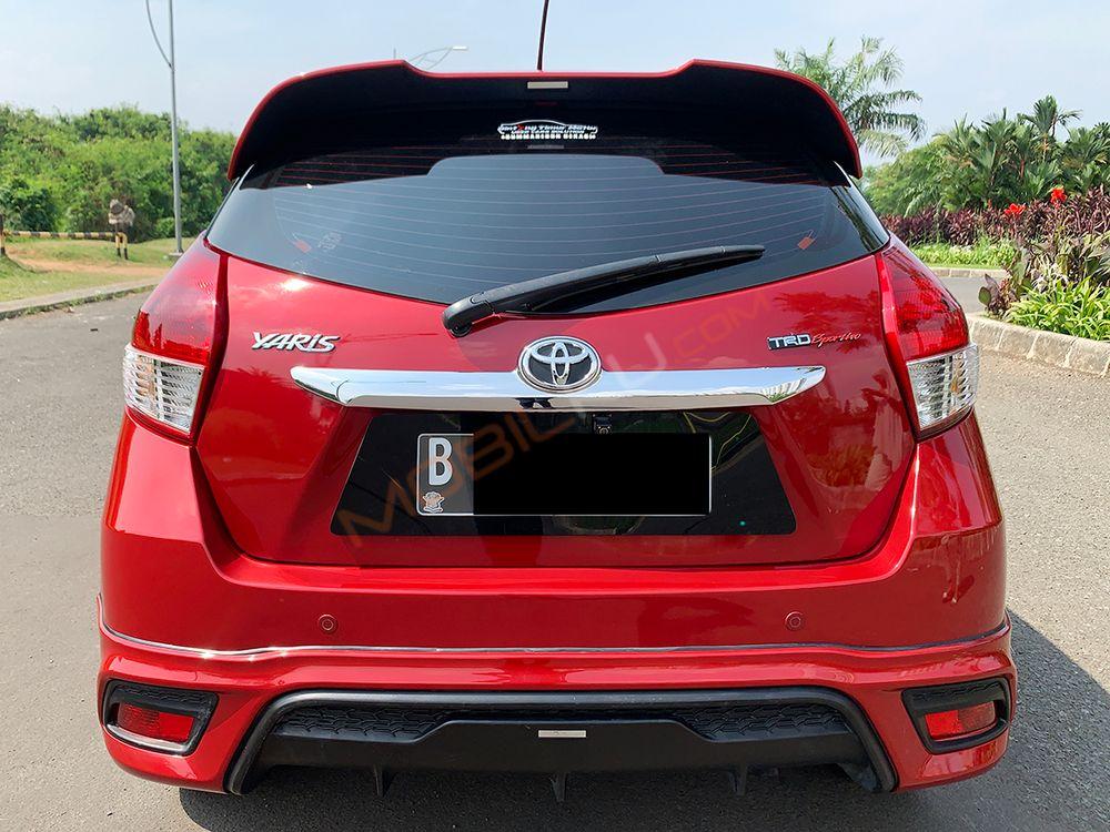 Mobil Toyota Yaris 2015