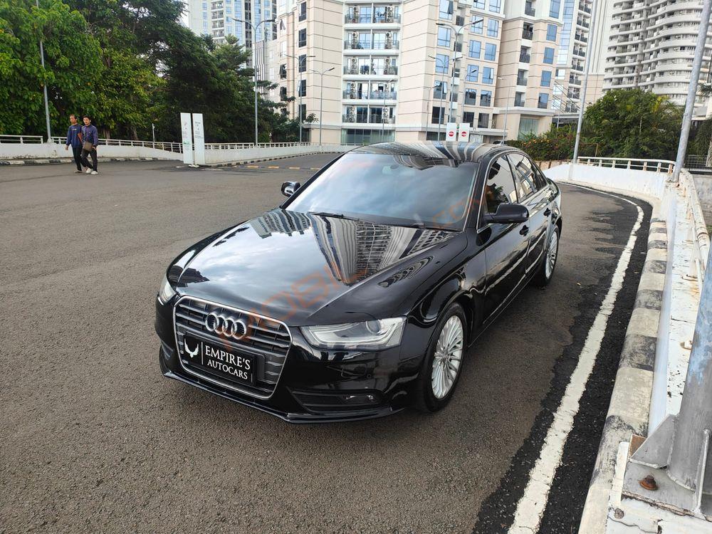 Mobil Audi A4 2014