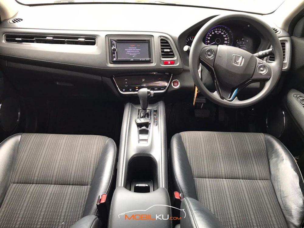 Mobil Honda HR-V 2015