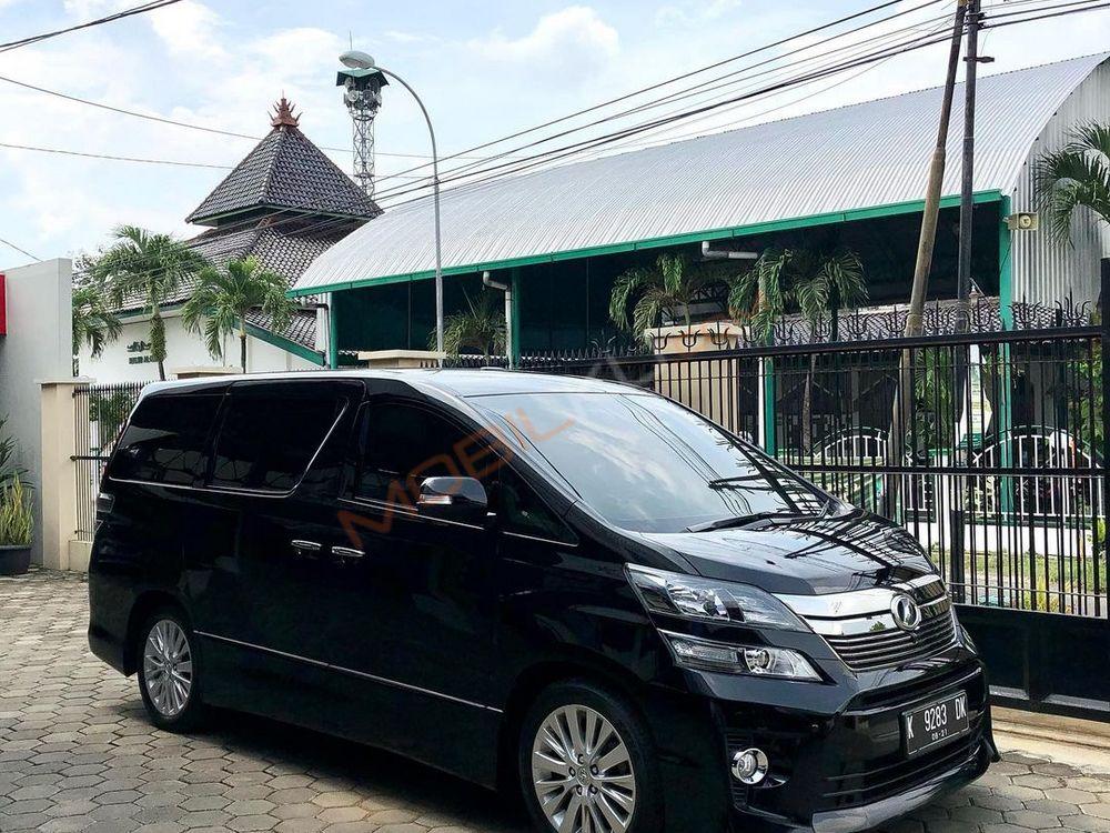 Mobil Toyota Vellfire 2021