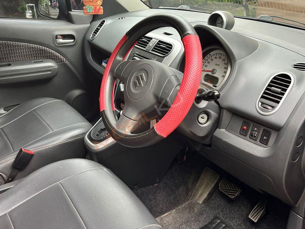 Mobil Suzuki Splash 2013