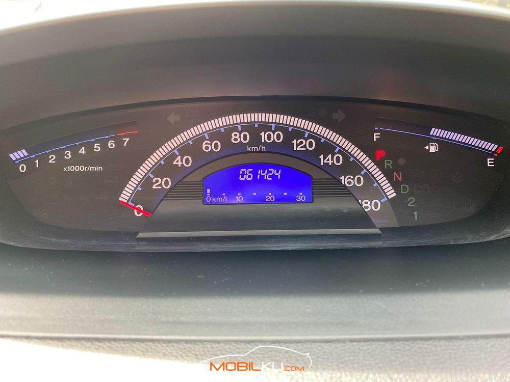 Mobil Honda Freed 2013