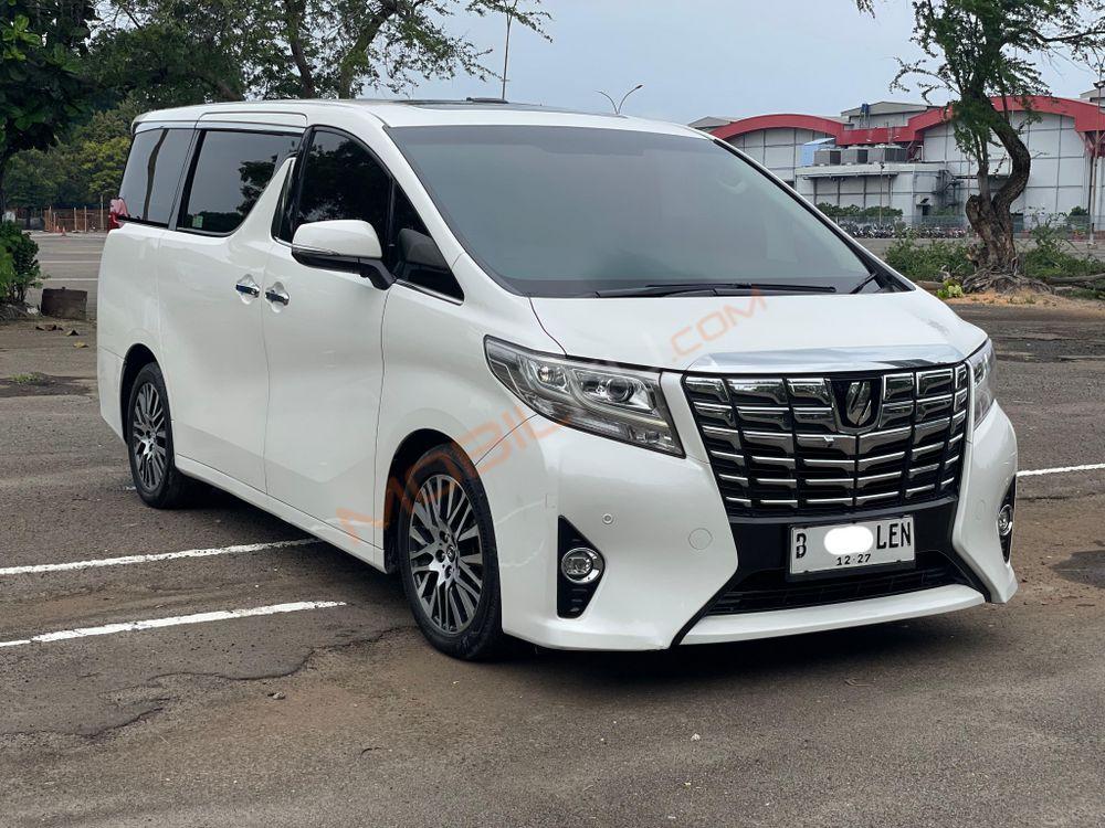Mobil Toyota Alphard 2017