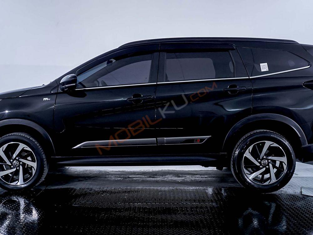 Mobil Toyota Rush 2021