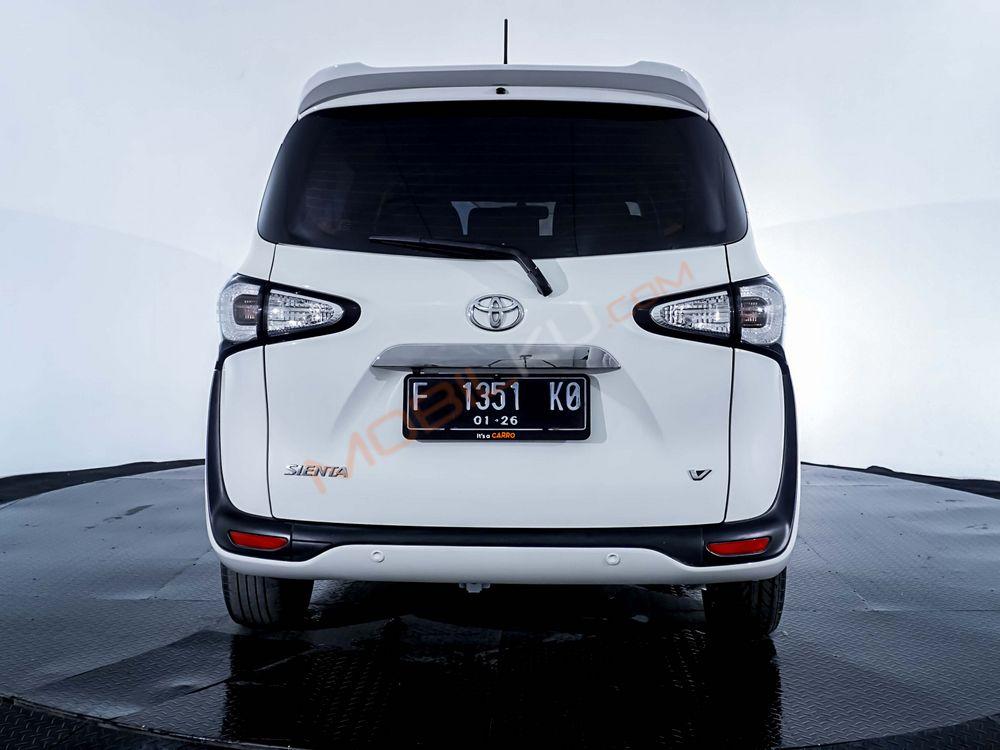 Mobil Toyota Sienta 2020