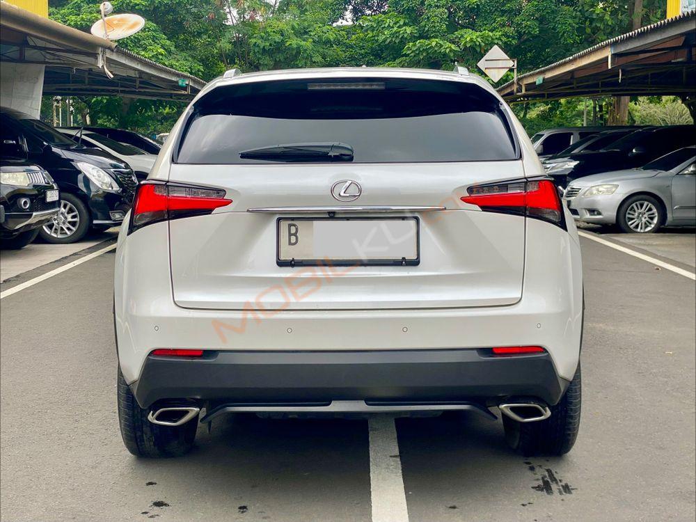 Mobil Lexus NX 2016