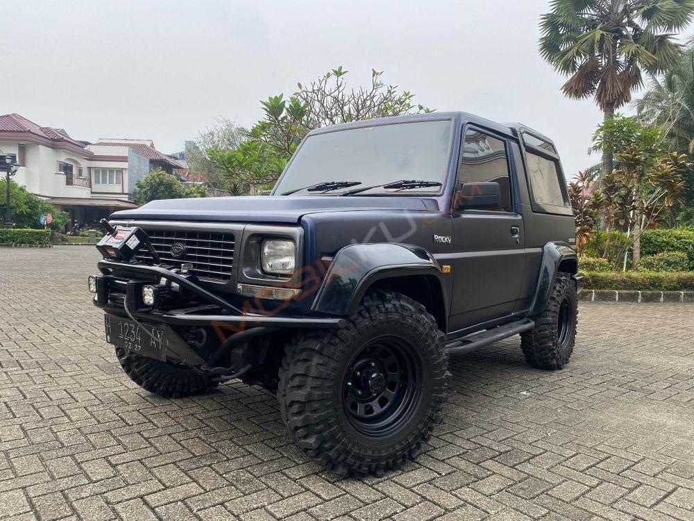 Mobil Daihatsu Taft 1998