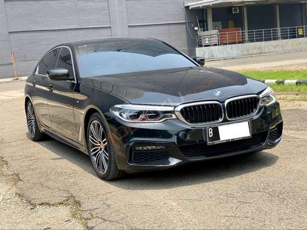Mobil BMW 5 Series 2020