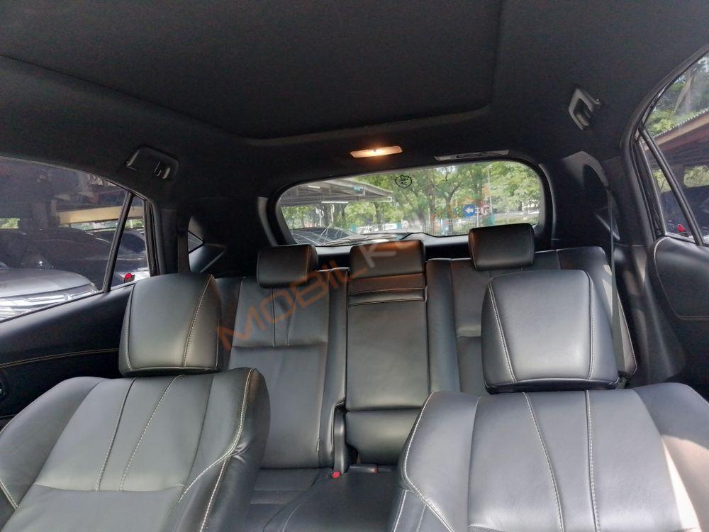 Mobil Toyota Harrier 2015