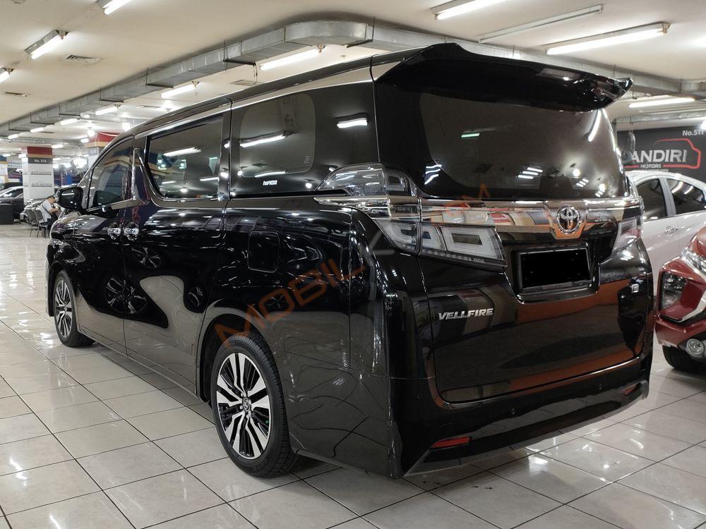 Mobil Toyota Vellfire 2019
