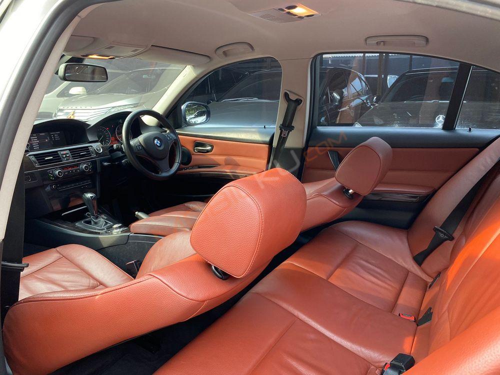 Mobil BMW 3 Series 2011