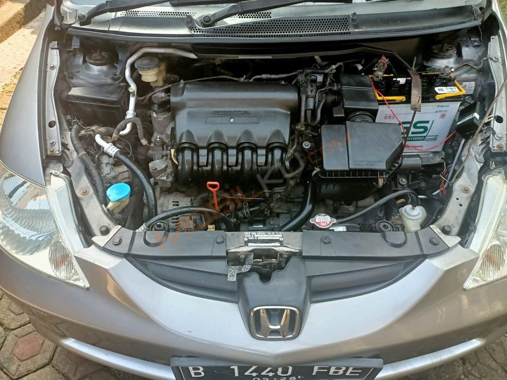 Mobil Honda City Sedan 2004