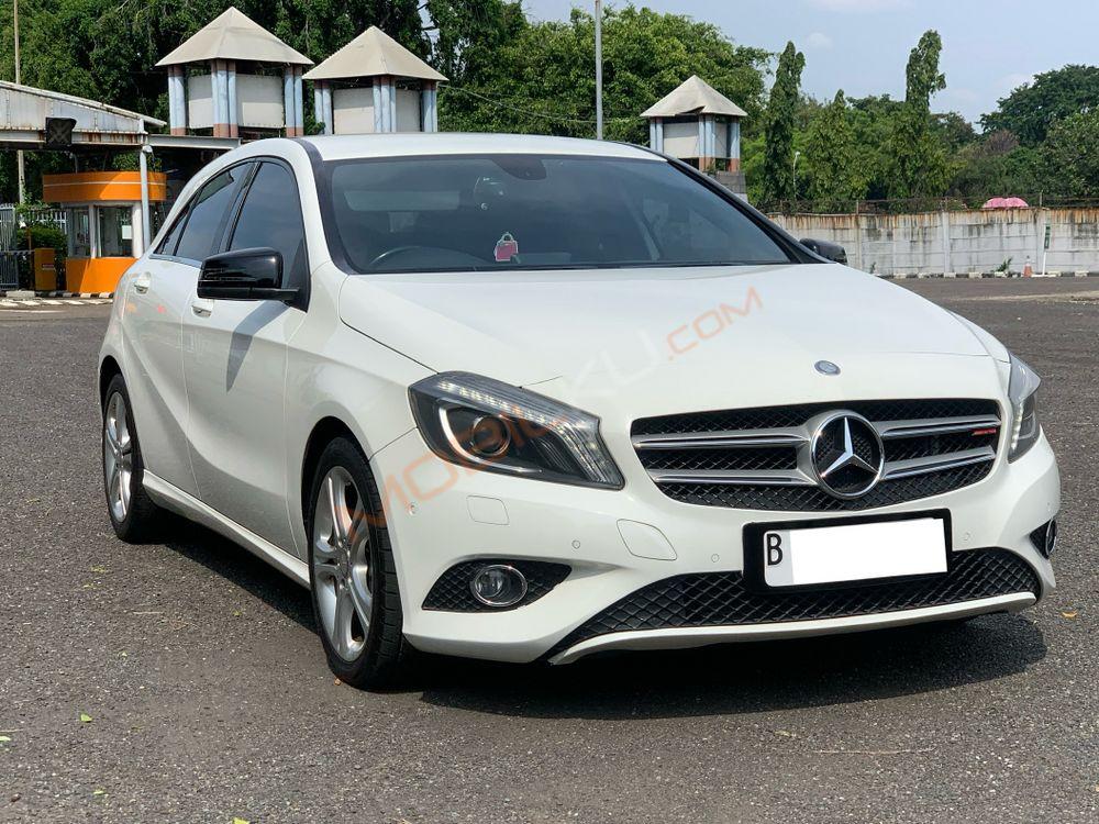 Mobil Mercedes-Benz A-Class 2013