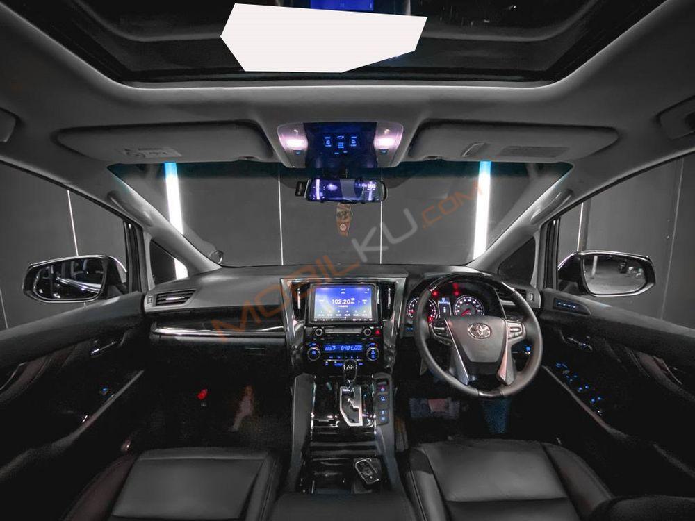 Mobil Toyota Alphard 2018