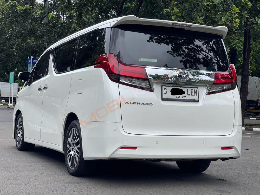 Mobil Toyota Alphard 2017