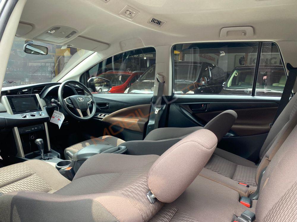 Mobil Toyota Kijang Innova 2022