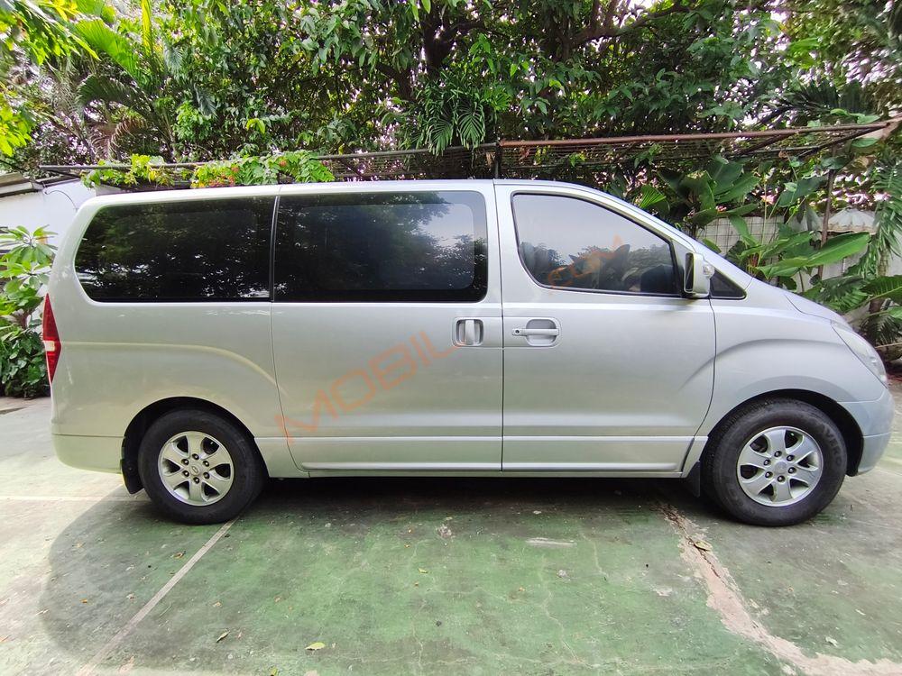 Mobil Hyundai H-1 2013