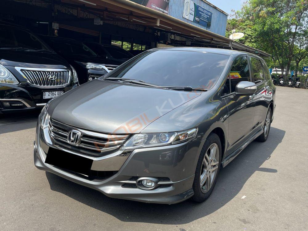 Mobil Honda Odyssey 2012