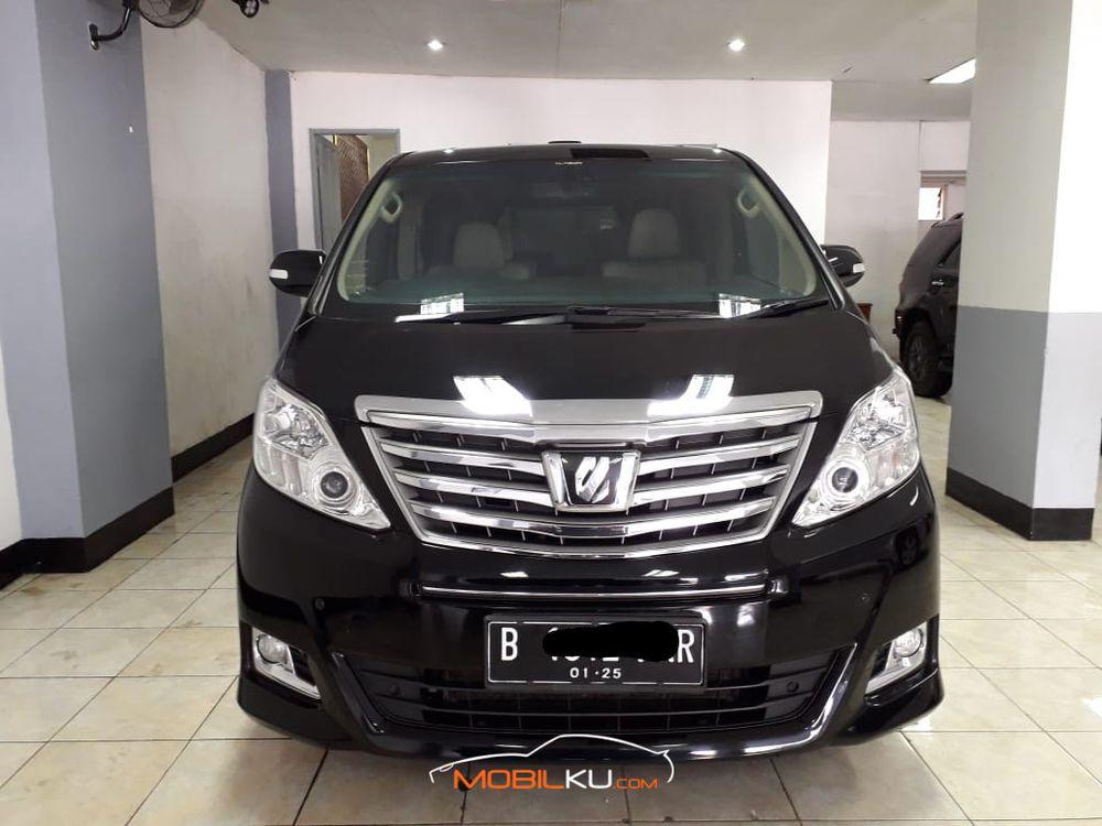 Mobil Toyota Alphard 2014
