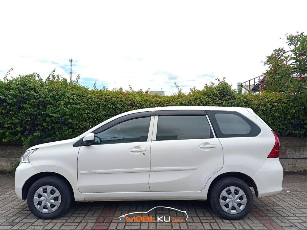Mobil Daihatsu Xenia 2016