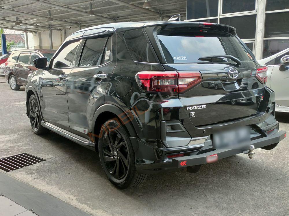 Mobil Toyota Raize 2021
