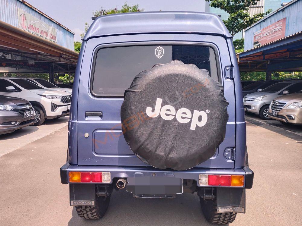 Mobil Suzuki Katana 2005