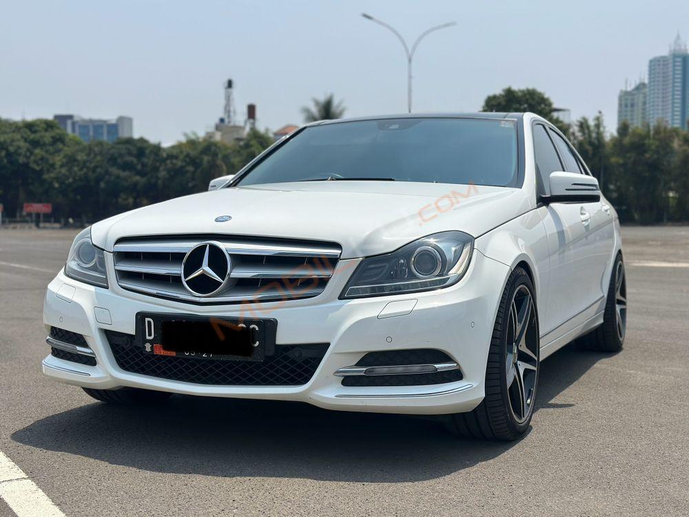 Mobil Mercedes-Benz C-Class 2013
