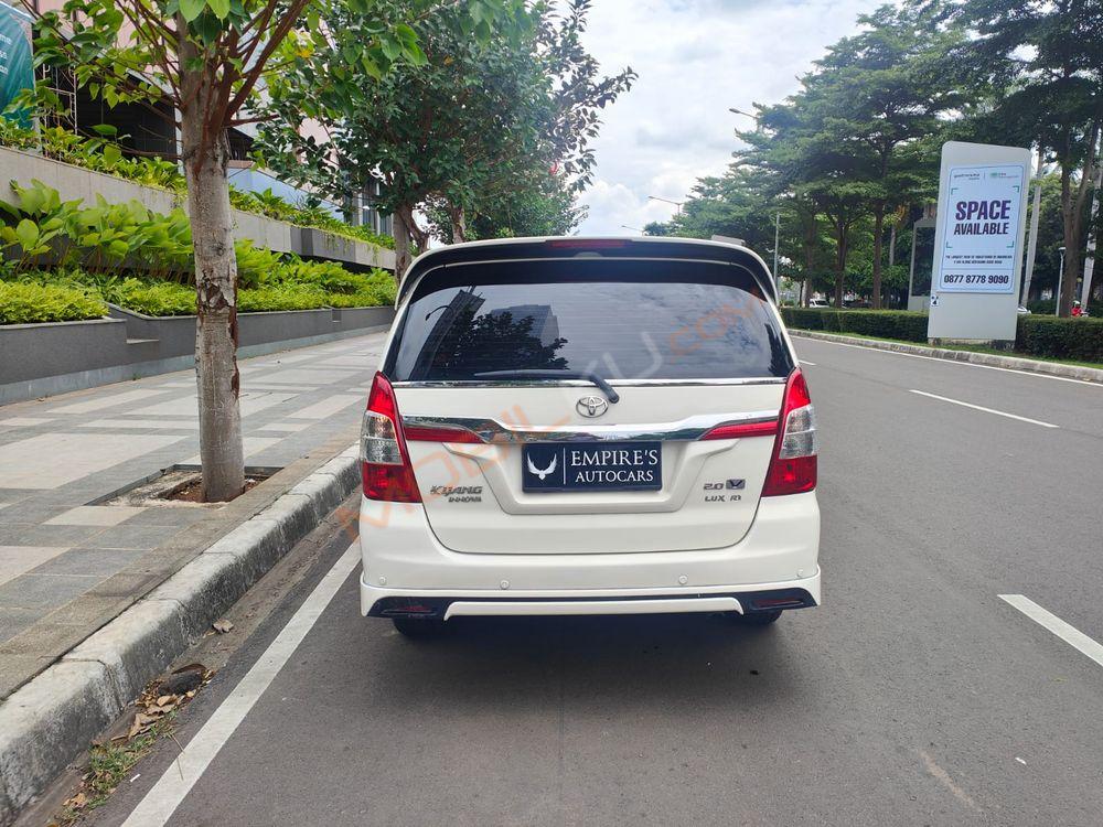 Mobil Toyota Kijang Innova 2015