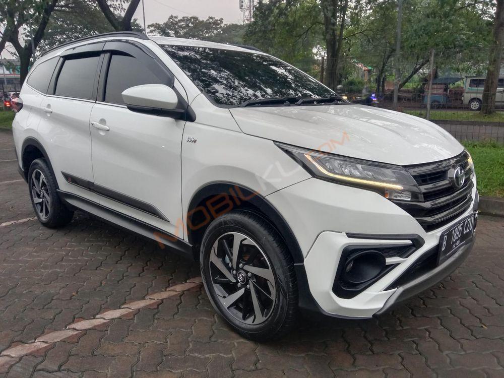 Mobil Toyota Rush 2021