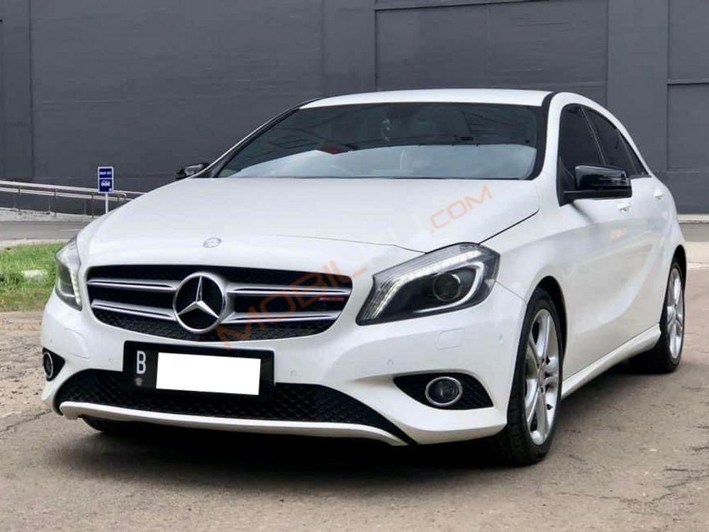 Mobil Mercedes-Benz A-Class 2013