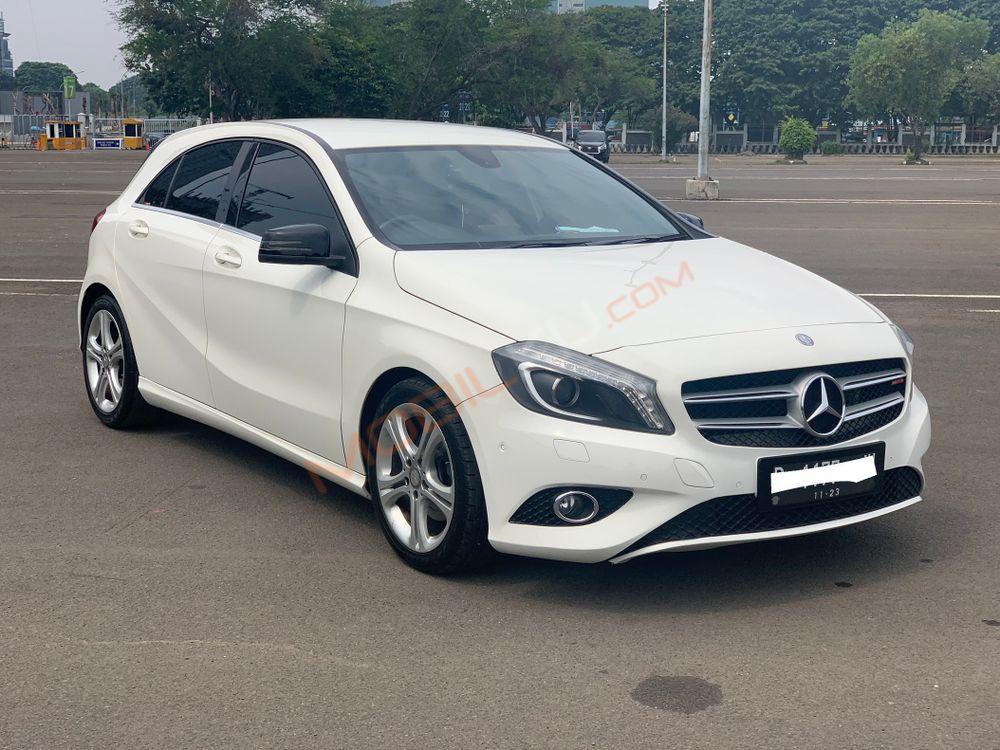 Mobil Mercedes-Benz A-Class 2013