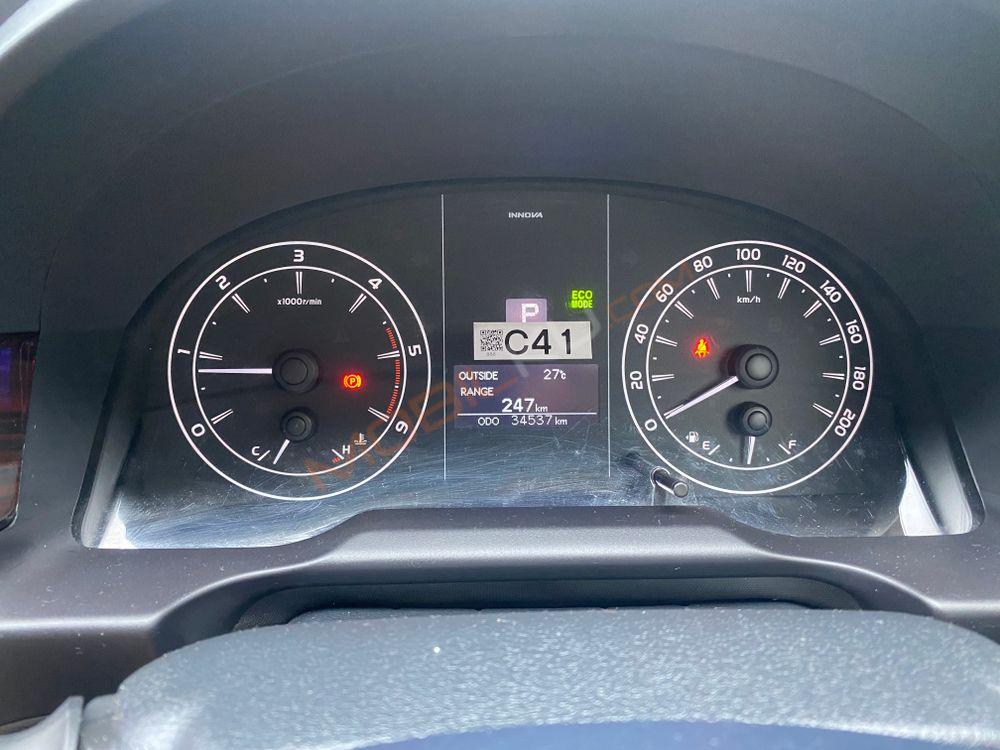 Mobil Toyota Kijang Innova 2020