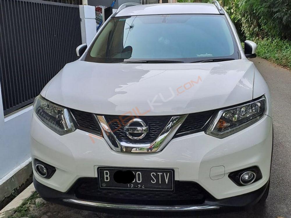 Mobil Nissan X-Trail 2015