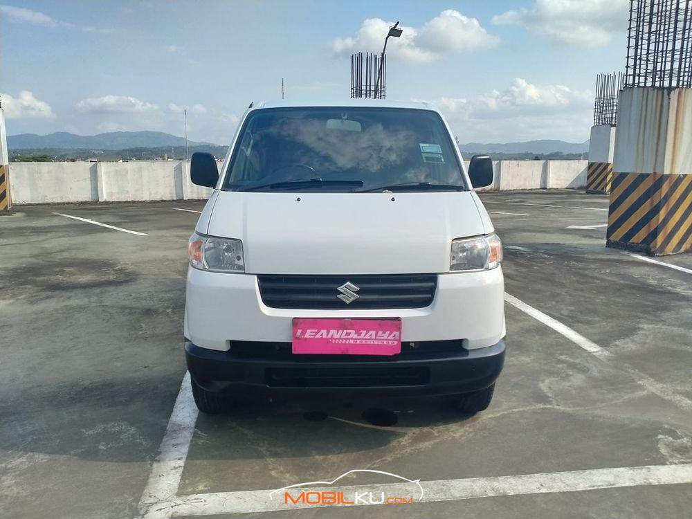Mobil Suzuki APV 2012