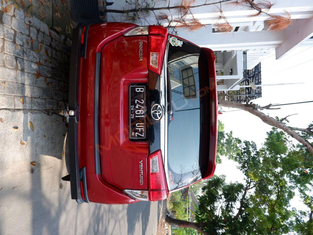 Mobil Toyota Kijang Innova 2018