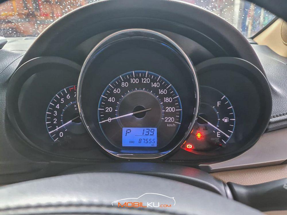 Mobil Toyota Vios 2014