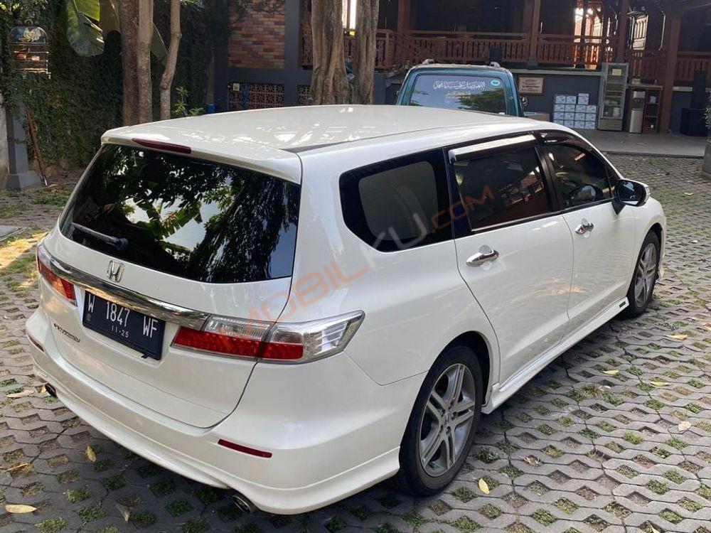 Mobil Honda Odyssey 2012
