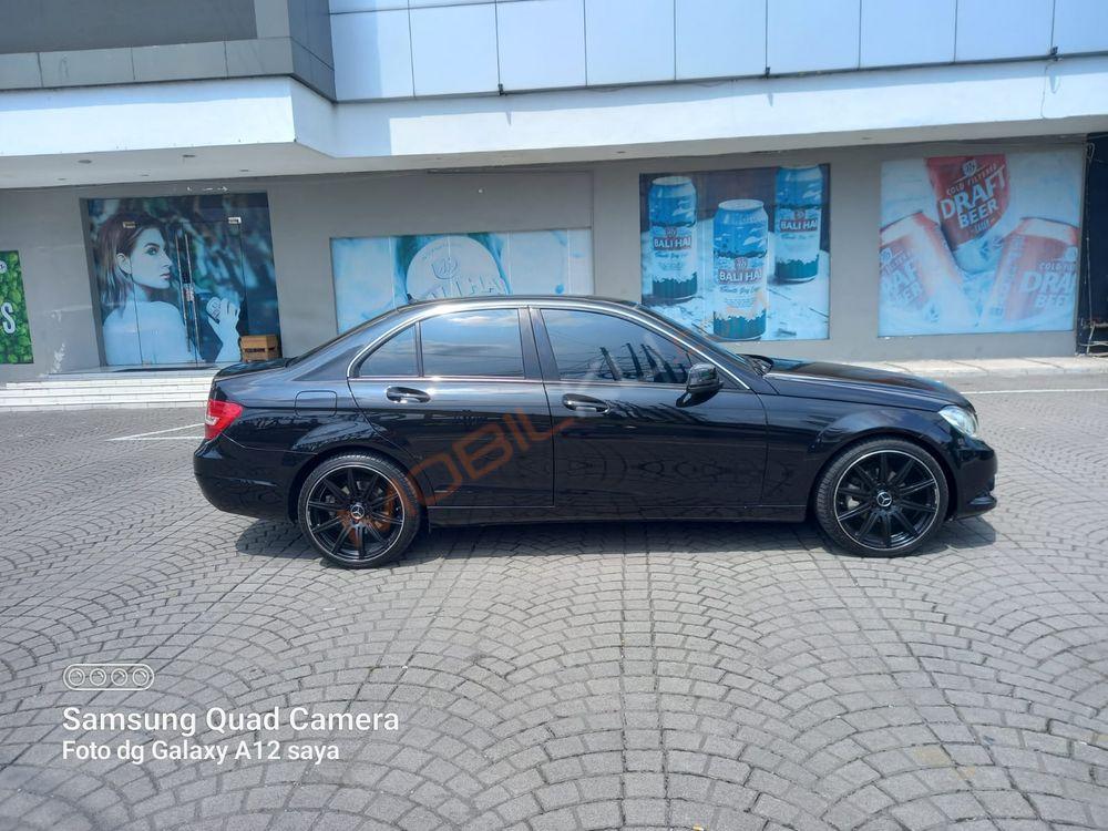 Mobil Mercedes-Benz C-Class 2012